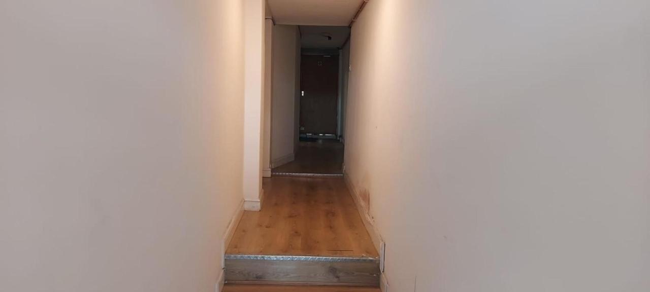 Lovely 3-Bed Apartment In Parkgate Rotherham Extérieur photo